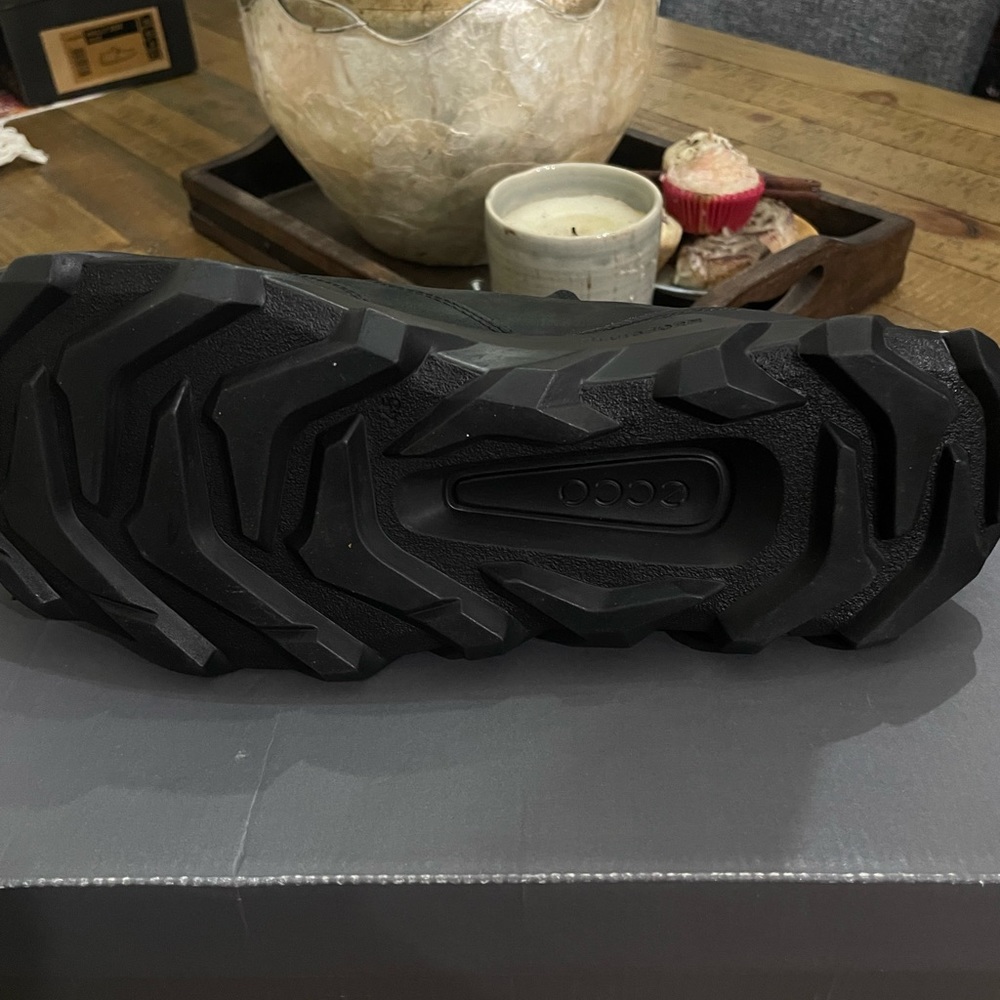 Ecco black